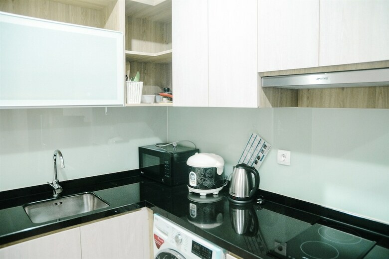 2br Deluxe And Modern Menteng Park Apartment