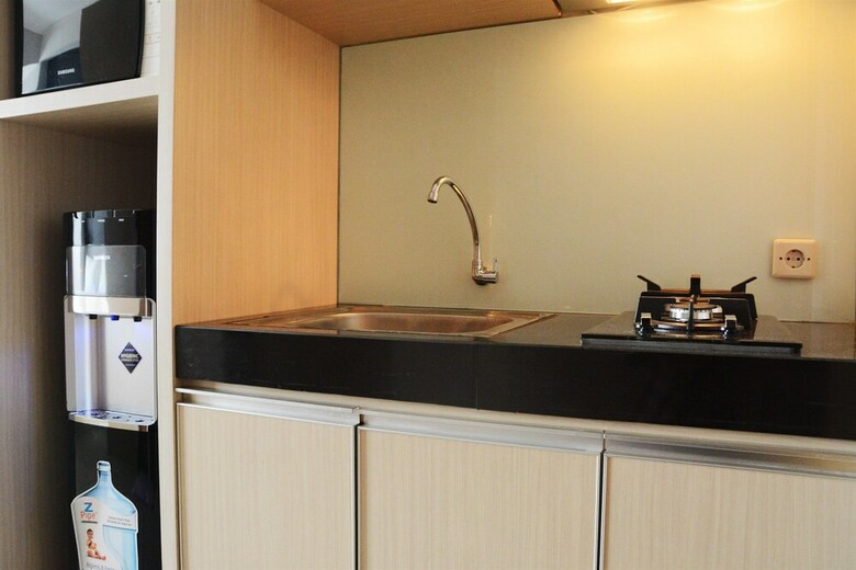 Strategic Studio Apartment The Oasis Near Bekasi