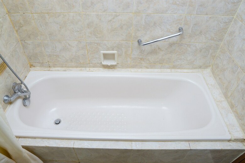 2br Galeri Ciumbuleuit Apartment With Private Bathtub