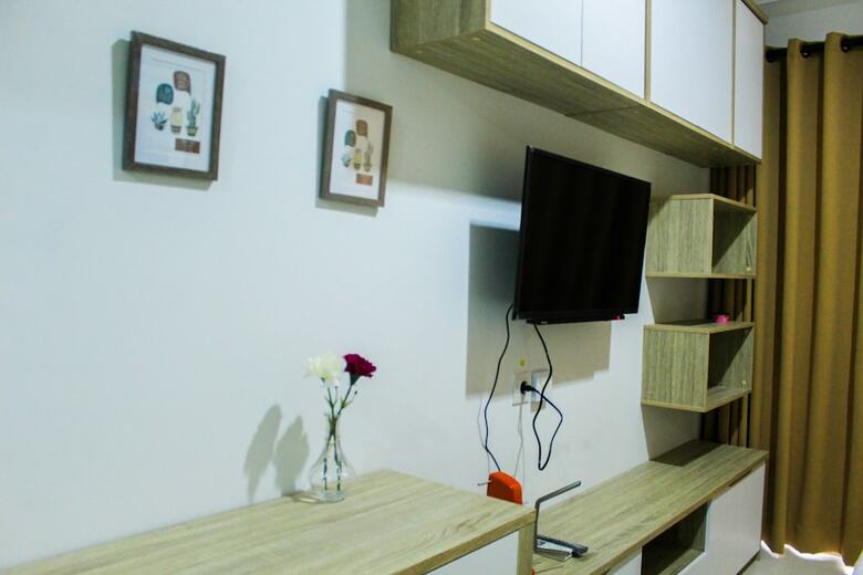 Modern And Comfortable Studio Springwood Apartment