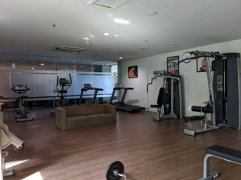 Spacious Studio Room At The Square Apartment