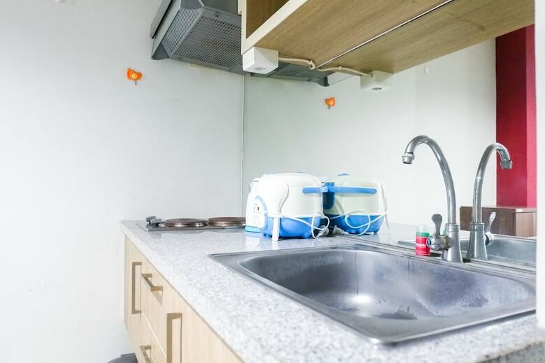 Spacious Studio Room At The Square Apartment