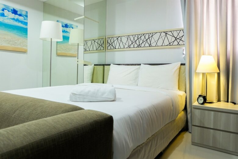 Studio Apartment With Bathtub At Azalea Suites