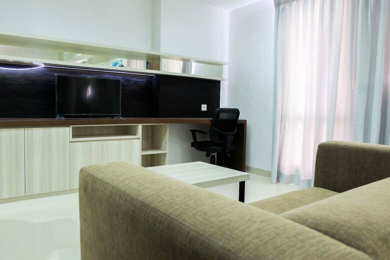 Studio Apartment With Bathtub At Azalea Suites