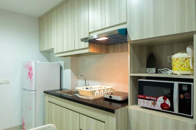 Studio Apartment With Bathtub At Azalea Suites