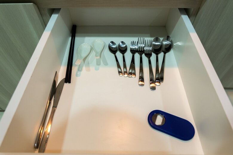 Studio Apartment With Bathtub At Azalea Suites