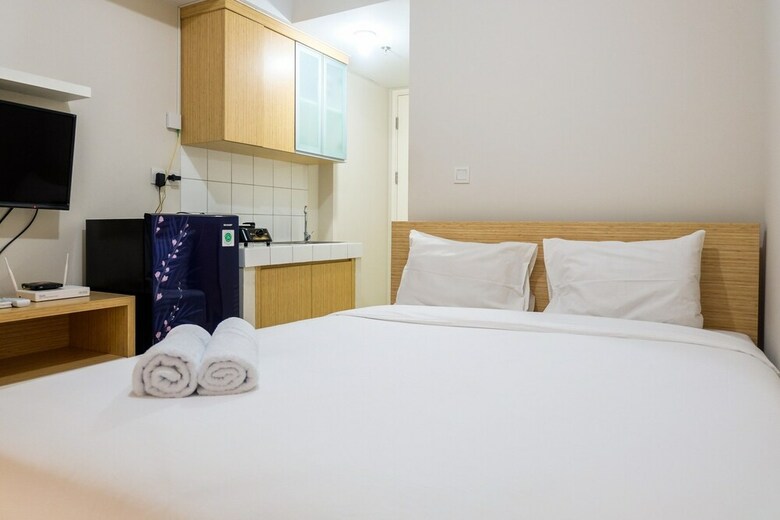 Best Price Studio At The Springlake Apartment