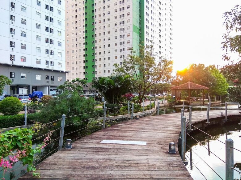 Minimalist Studio Green Pramuka Apartment