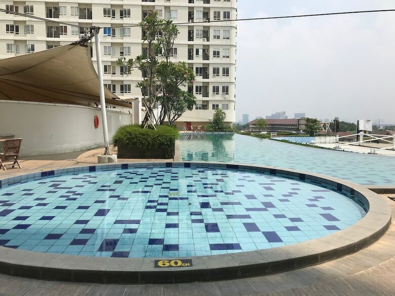 Gorgeous Studio Cinere Bellevue Apartment