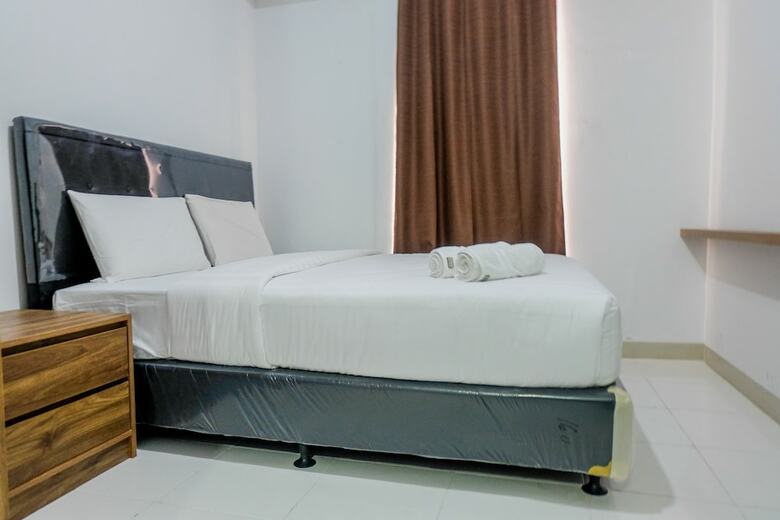 Comfortable Studio Azalea Suites Apartment