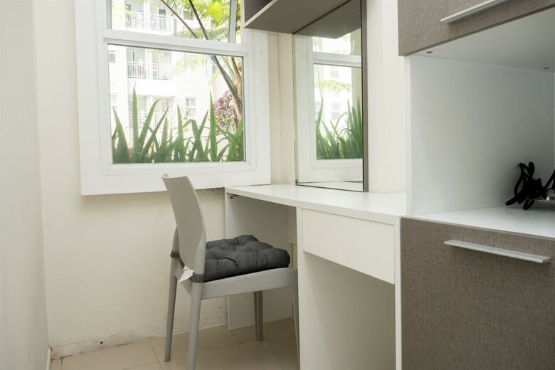 Modern 2br Apartment At Parahyangan Residence