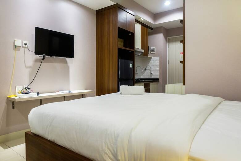 Clean Studio Apartment At Grand Kamala Lagoon