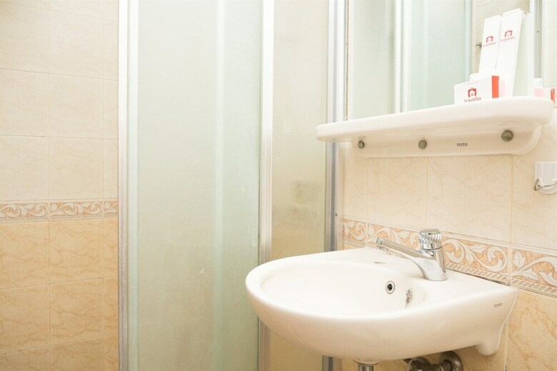 Spacious Studio Room At Majesty Apartment