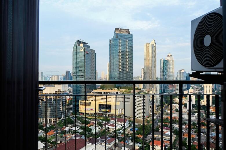 Elegant And Chic Studio Tamansari Semanggi Apartment