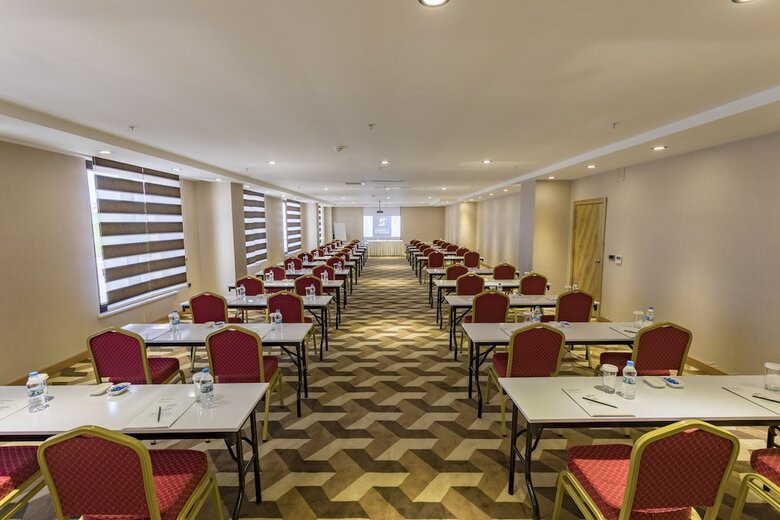 Shimall Deluxe Hotel