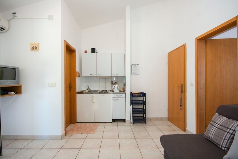 Apartments Maretic