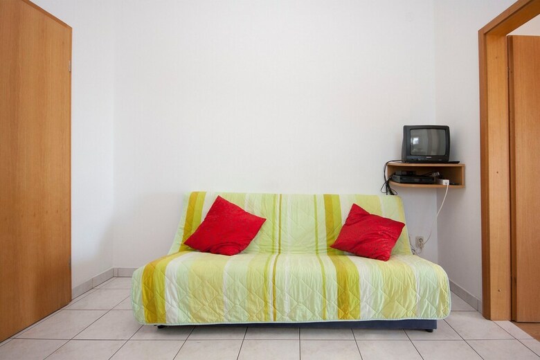 Apartments Maretic