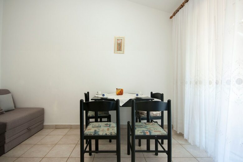 Apartments Maretic