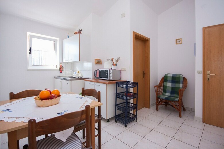 Apartments Maretic