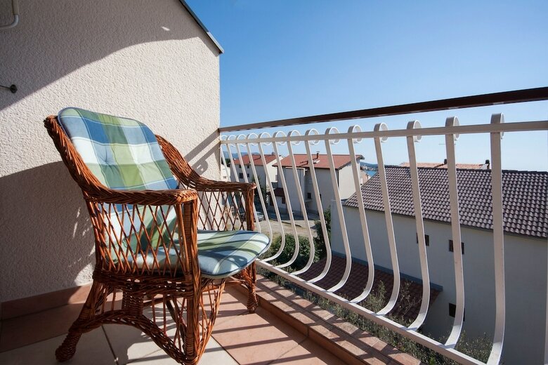 Apartments Maretic