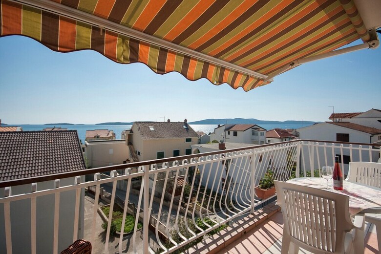 Apartments Maretic