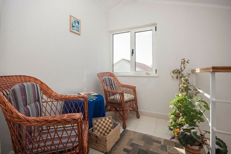 Apartments Maretic