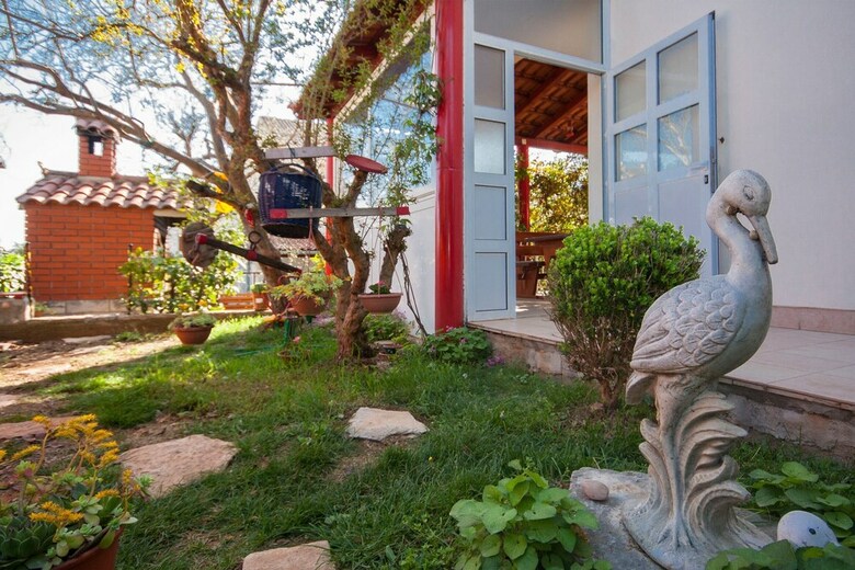 Apartments Maretic