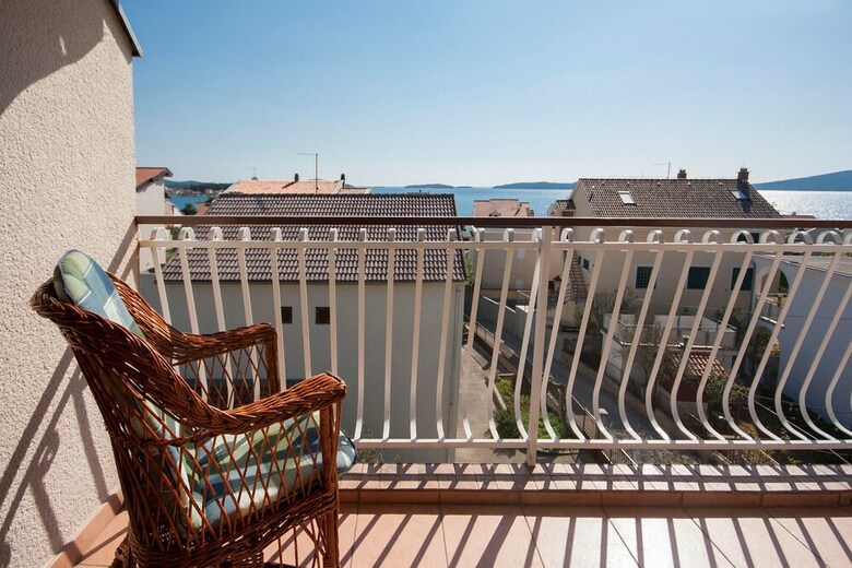 Apartments Maretic