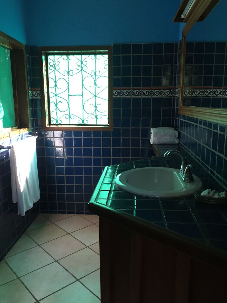 Hostal Mal Pais Surf Camp