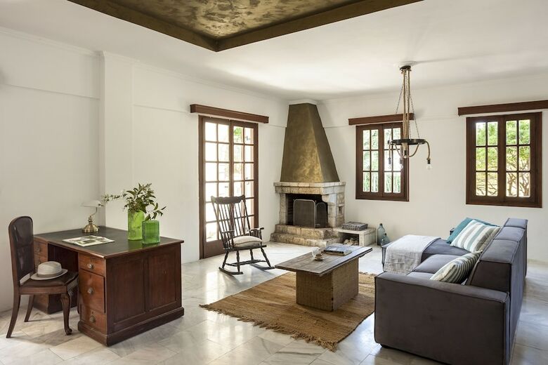 Luxurious Mani Peninsula Traditional Tower