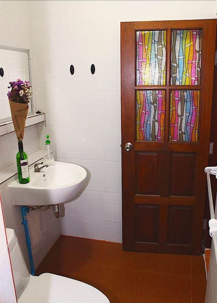 Hostal Good Deal Hostel