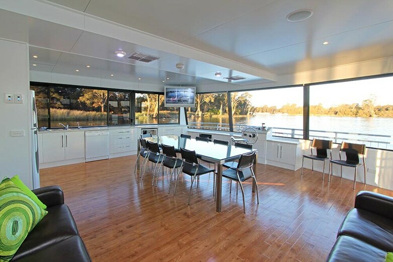 All Seasons Houseboats