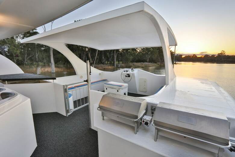 All Seasons Houseboats