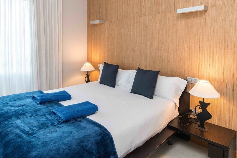 Lightbooking - Villa Salobre With Swimming Pool