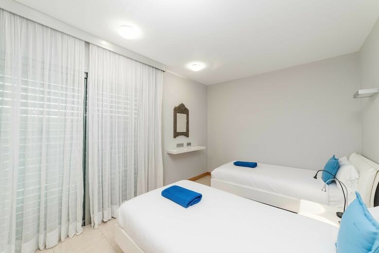 Lightbooking - Villa Salobre With Swimming Pool
