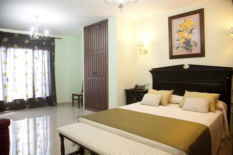 Hotel Rural Villa de Ca�amero
