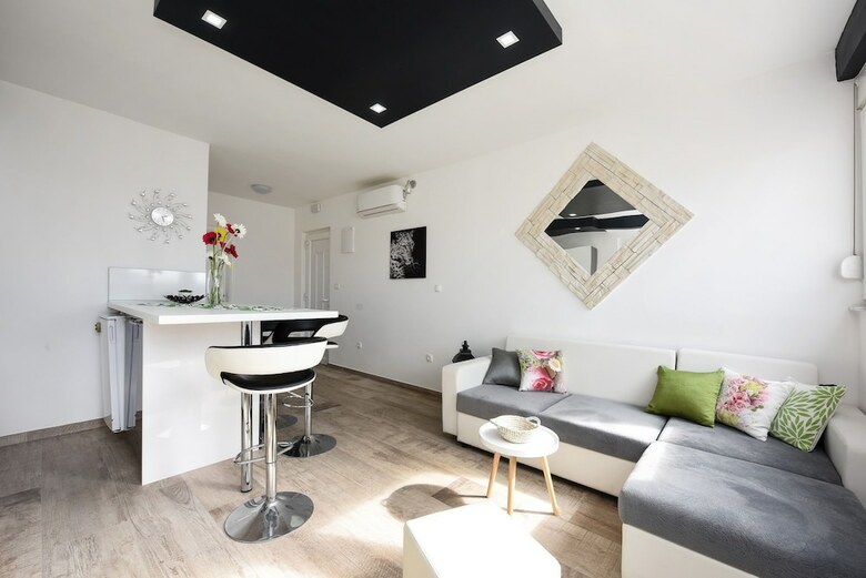 Holiday Apartments Yes Peace