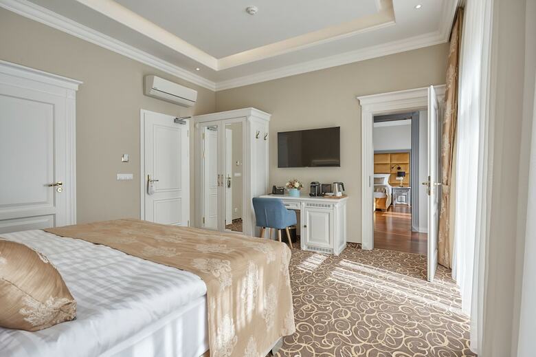 Golden Key Boutique Hotel