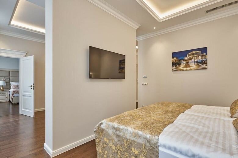Golden Key Boutique Hotel