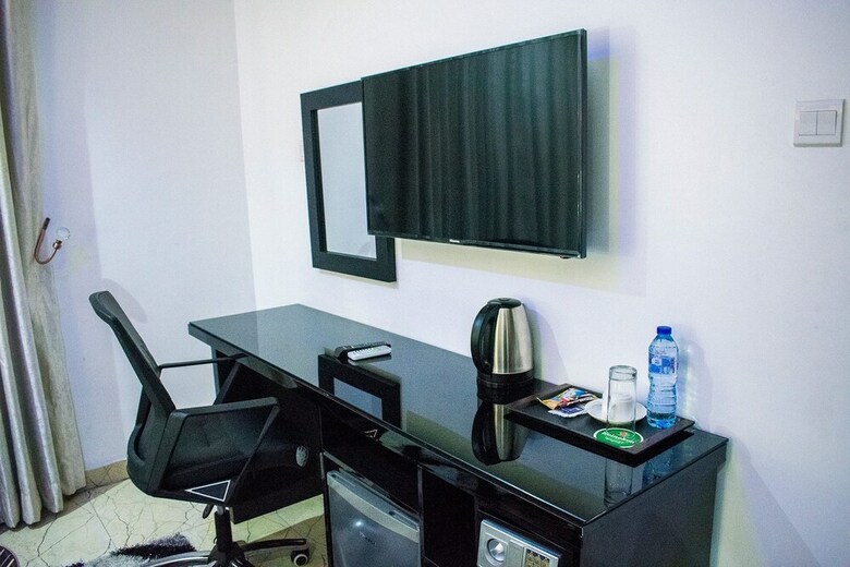 Hotel Ziroc Residence