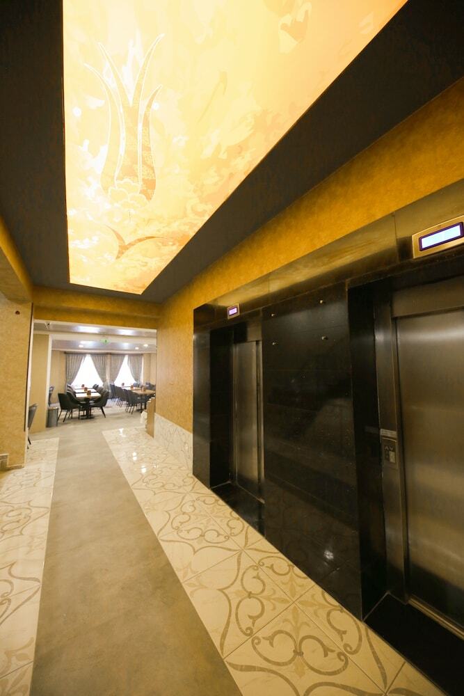 Taht Palace Hotel