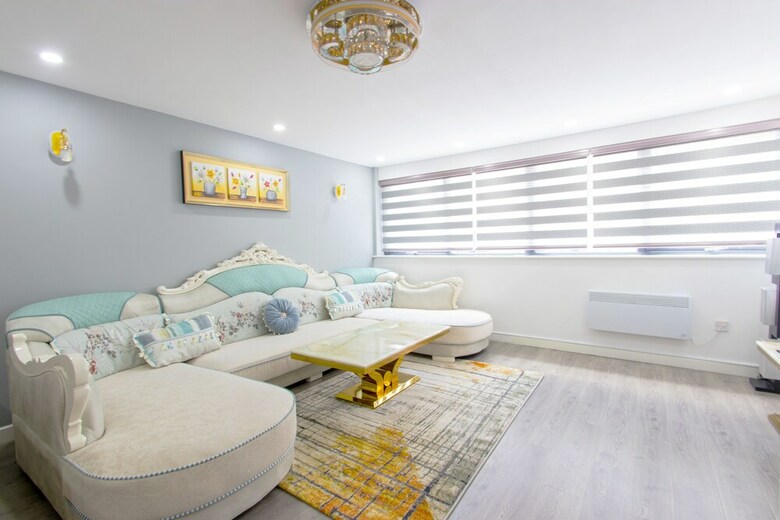 Queen Stay Apartments