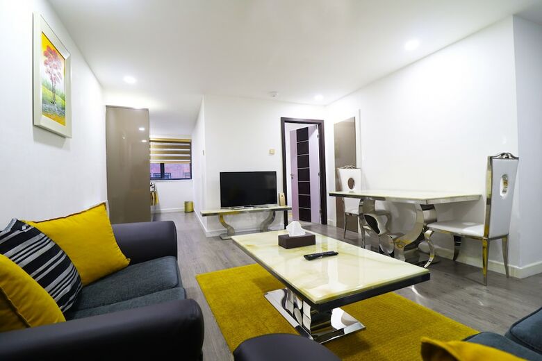 Queen Stay Apartments