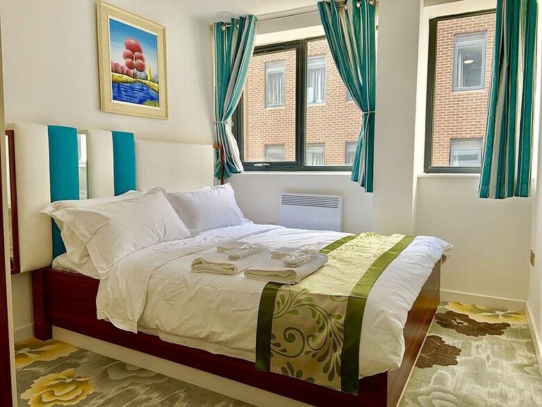 Queen Stay Apartments