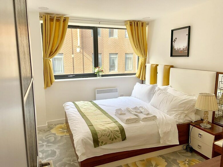 Queen Stay Apartments