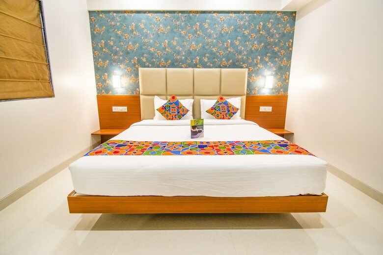 Fabhotel Prime Magnus Square