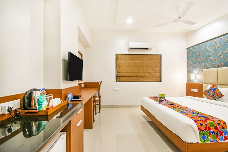 Fabhotel Prime Magnus Square