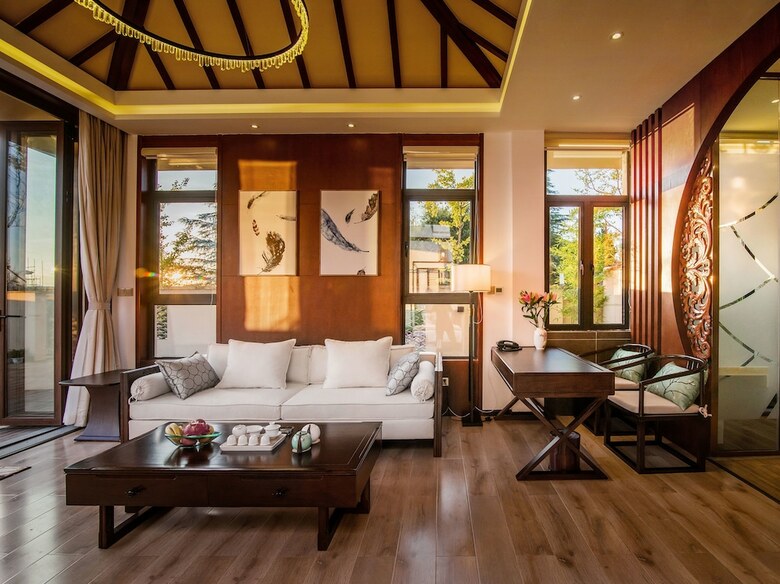 Meili Xiangyue Canghai Golf Hotel