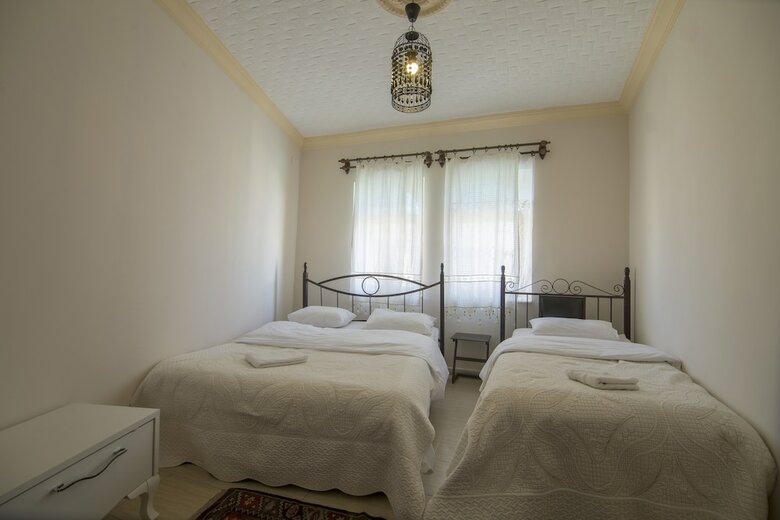 Hostal Kamelya Cave Hostel - Adults Only