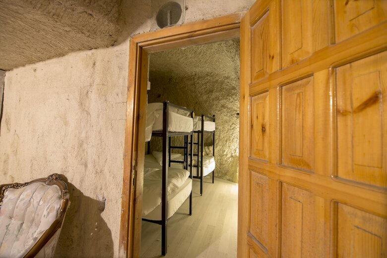 Hostal Kamelya Cave Hostel - Adults Only